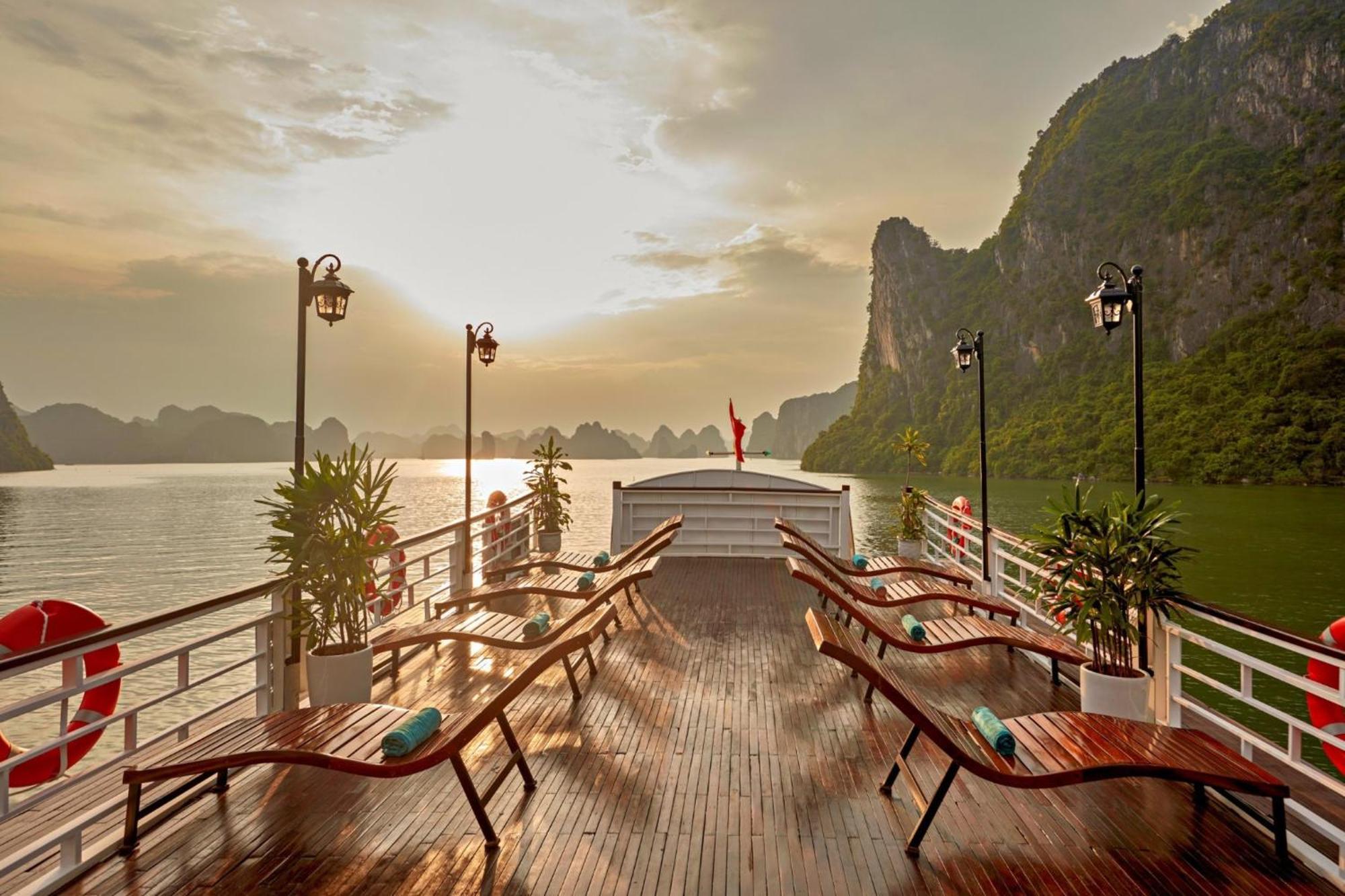 Cozy Bay Cruise Hotel Ha Long Exterior foto