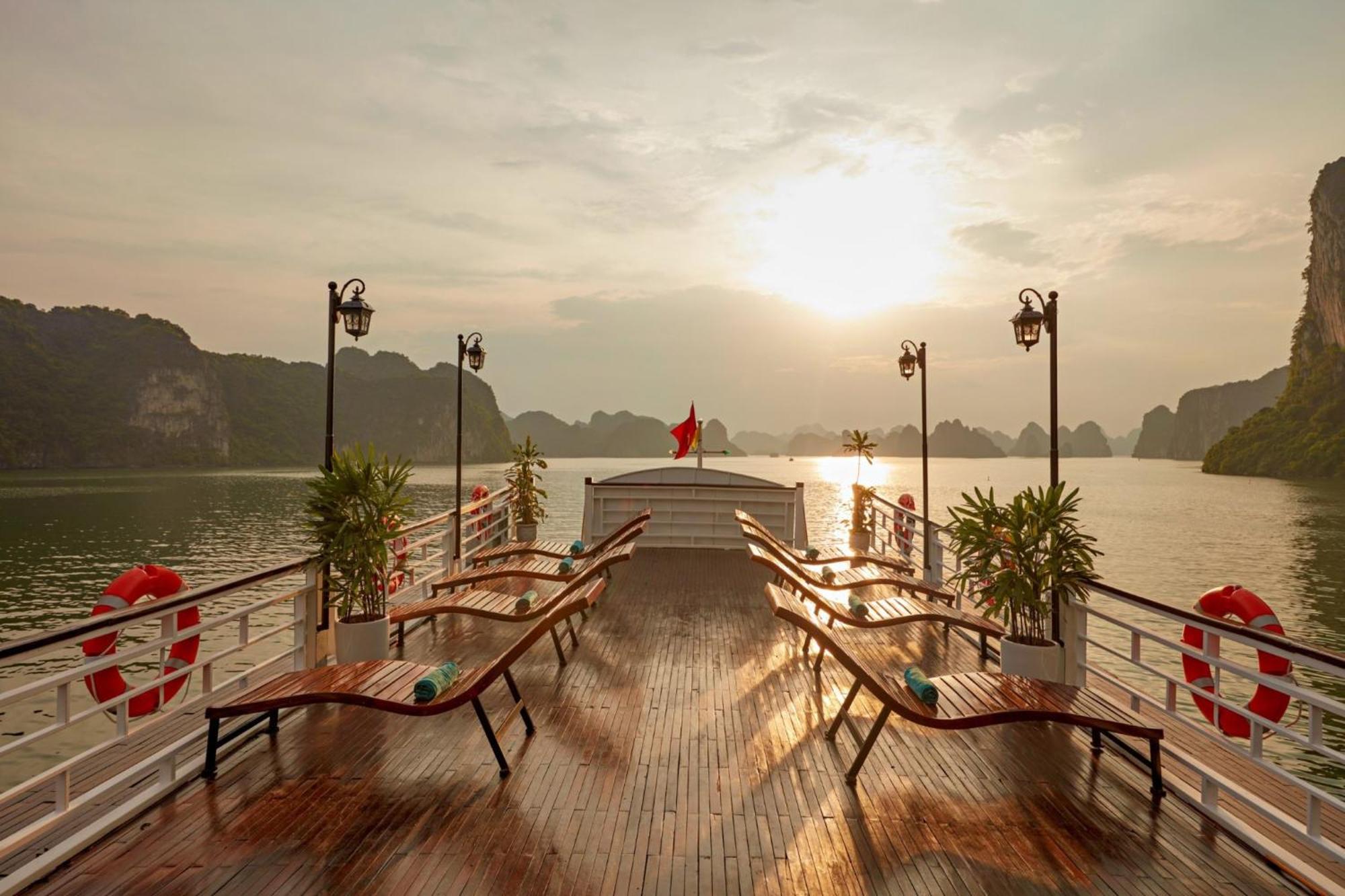 Cozy Bay Cruise Hotel Ha Long Exterior foto