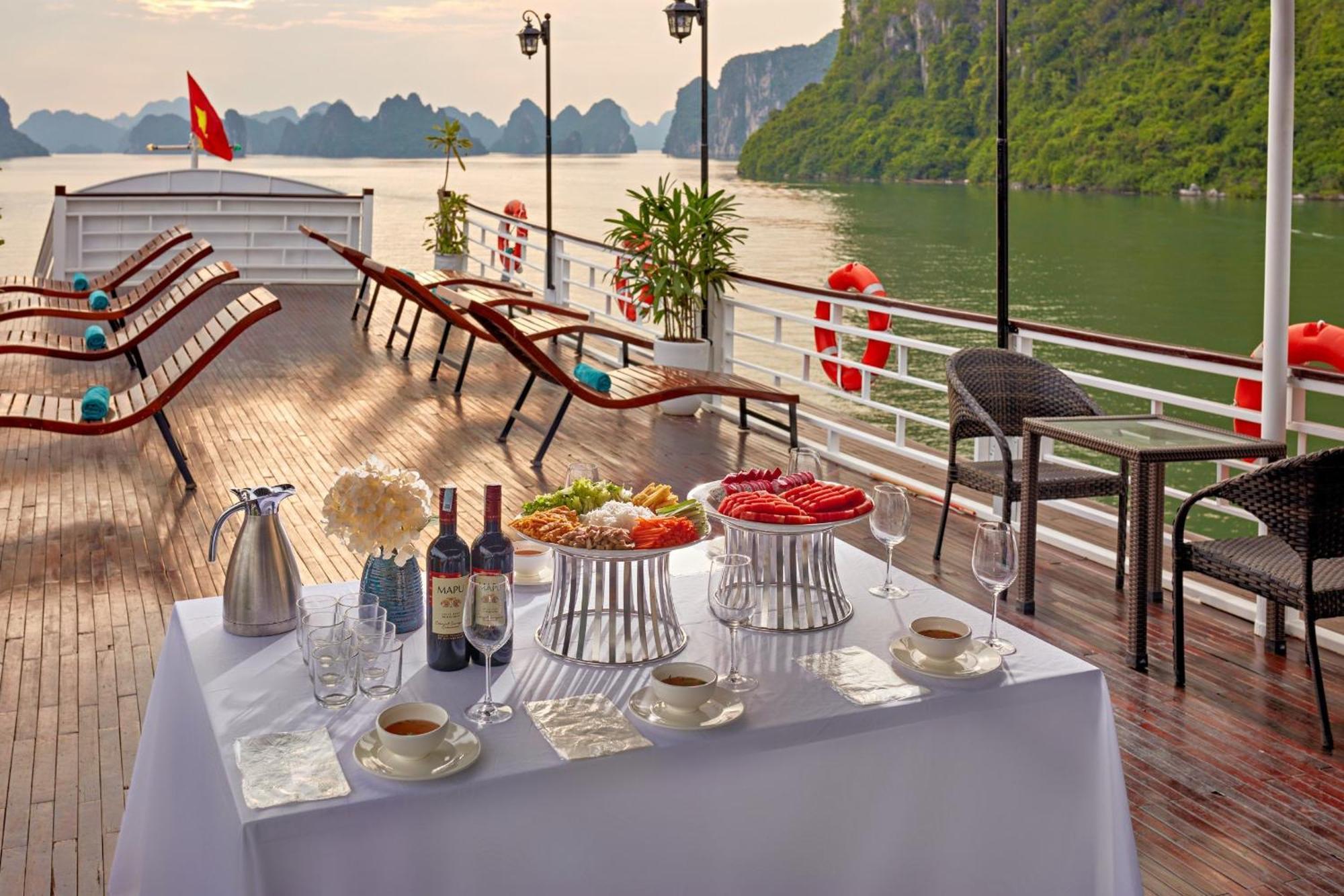 Cozy Bay Cruise Hotel Ha Long Exterior foto