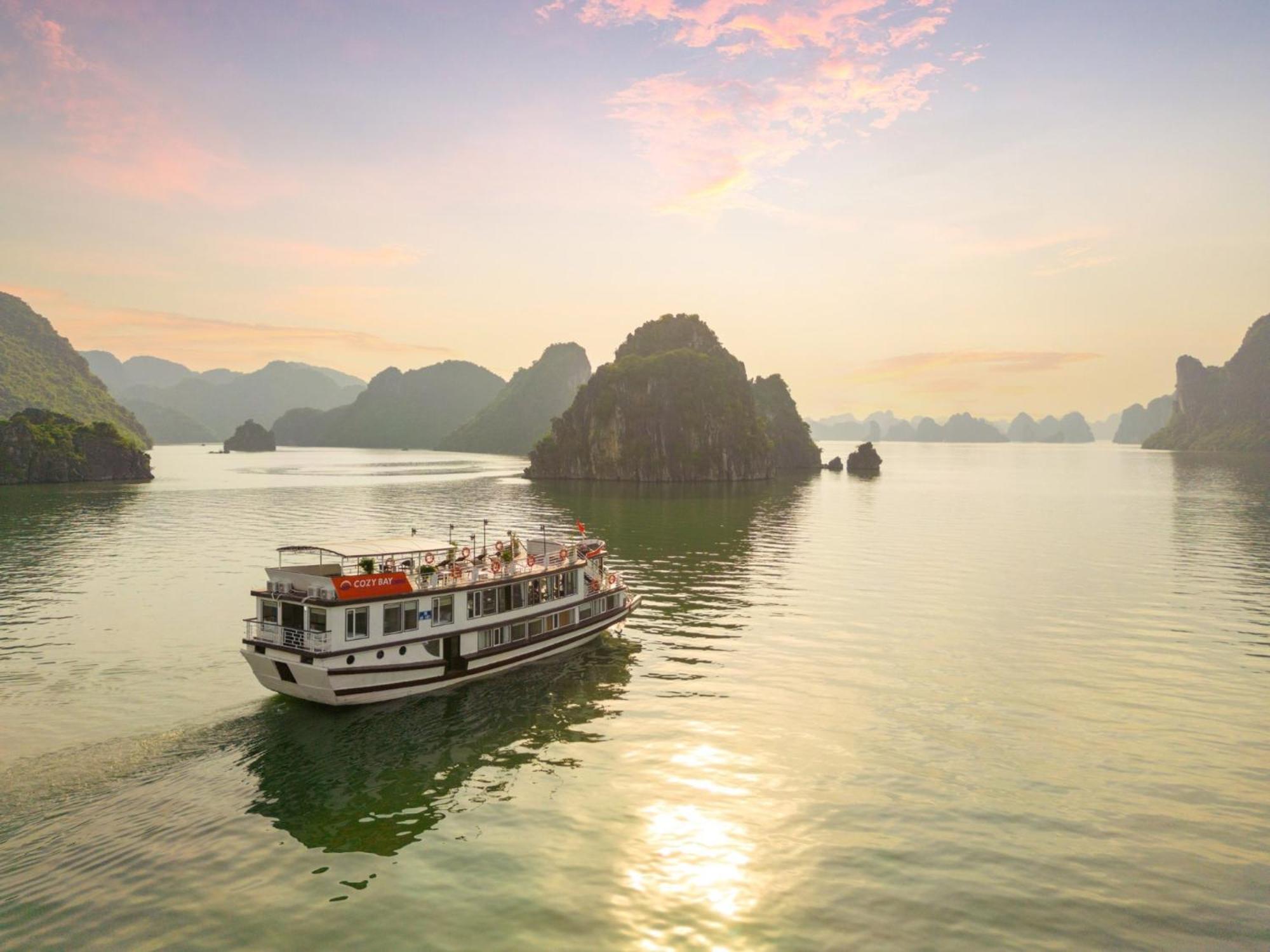 Cozy Bay Cruise Hotel Ha Long Exterior foto